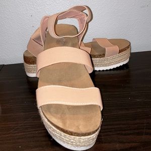 Report Carly Elastic Platform Espadrille Sandal